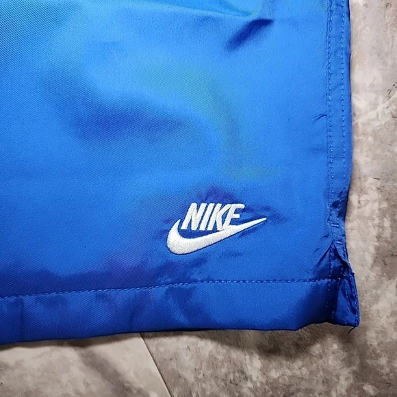Nike Club Woven Flow Lightweight Men's Sizes Athletic Shorts Royal Blue - Picture 2 of 4